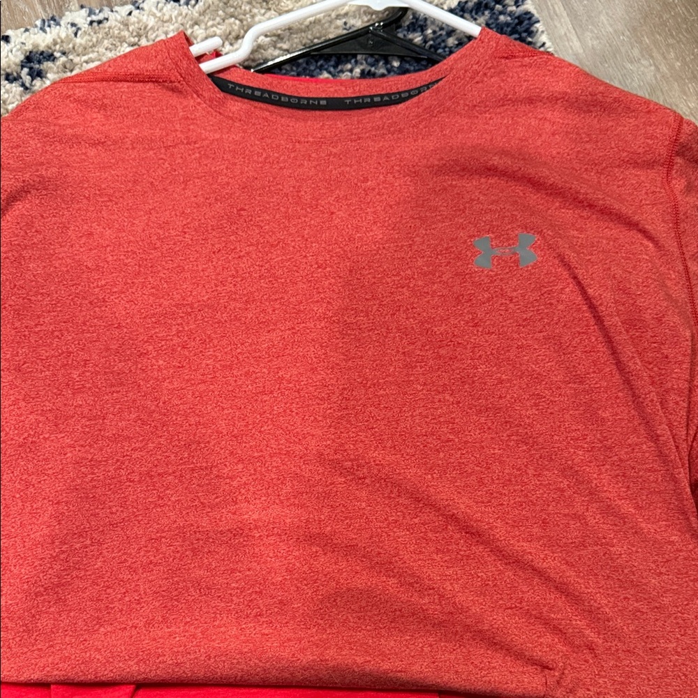 Under Armour Men's Heathered Red Tee